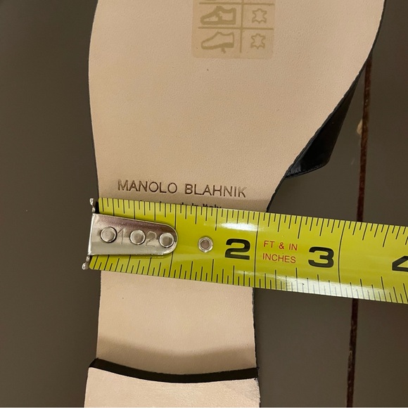 Manolo Blahnik Patent Black Flat Slide Sandals Leather HOURAMU 38 NEW $775 - Picture 13 of 16